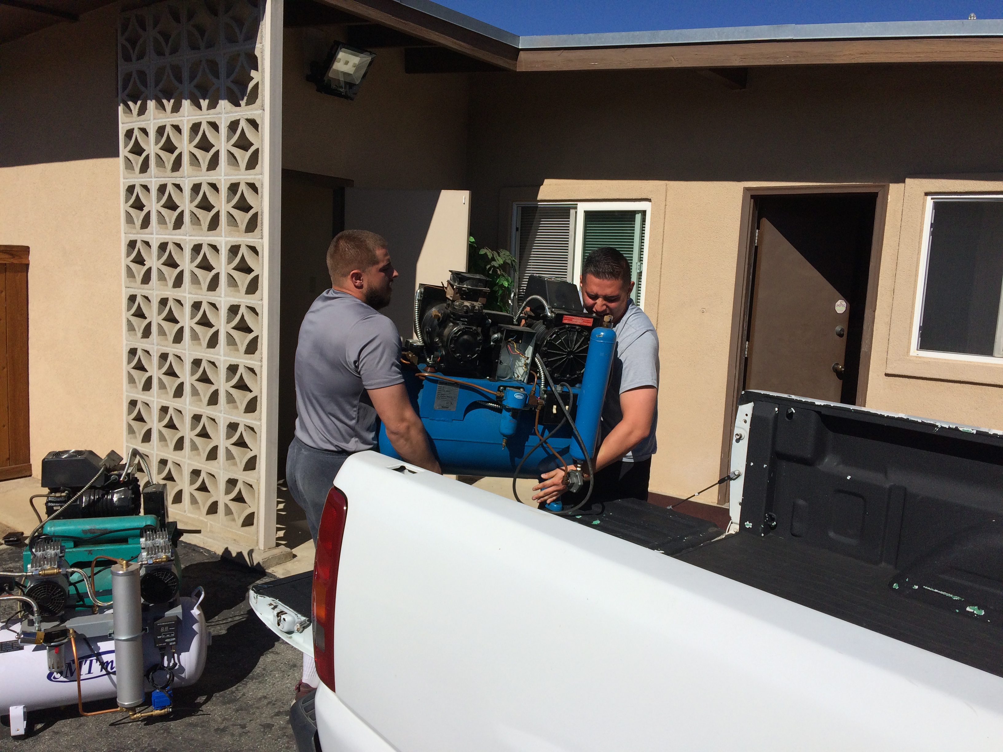 Redlands, CA Residential Labor Movers Labor Moving Company in Redlands, CA